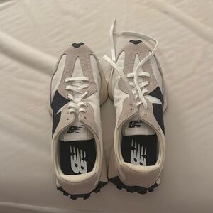 NEW BALANCE 327 | Black & White | Brand New Never Worn
